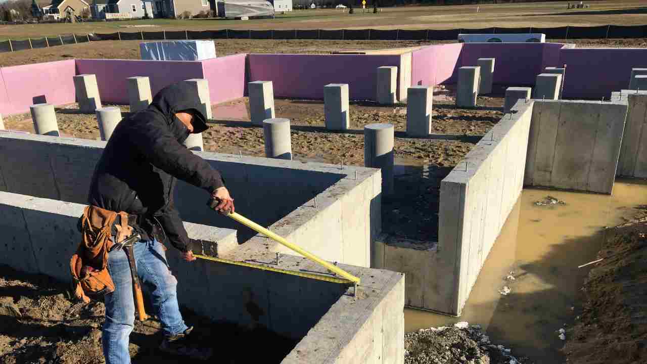 Crawl space foundation with concrete footings